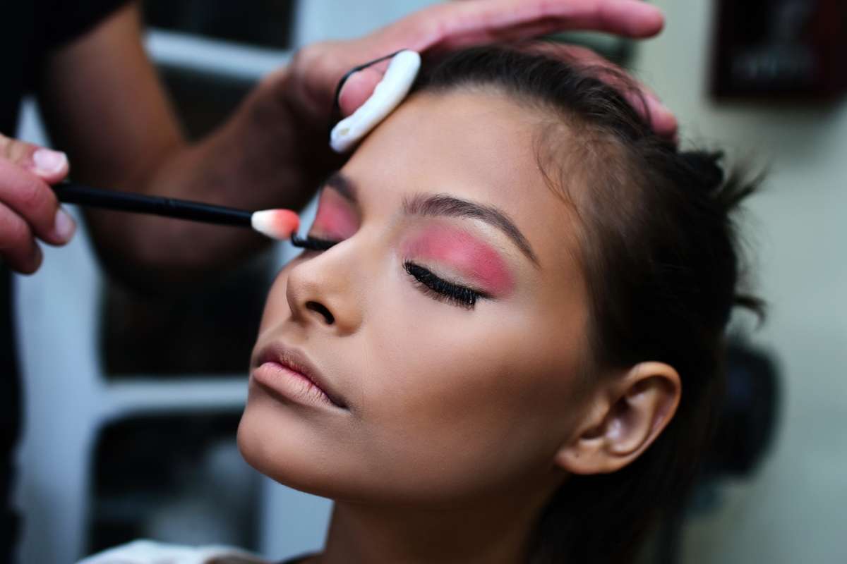 How To Pick A Makeup Artist for Your Wedding2