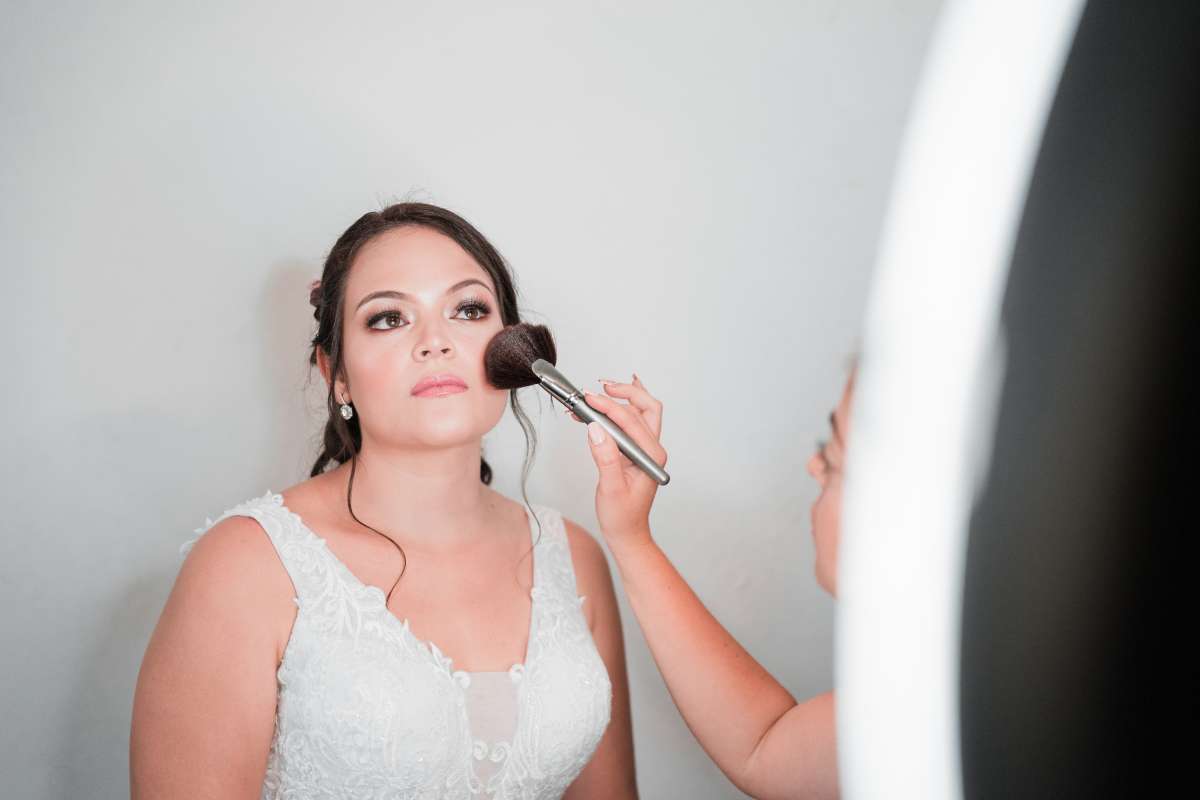 How To Pick A Makeup Artist for Your Wedding2