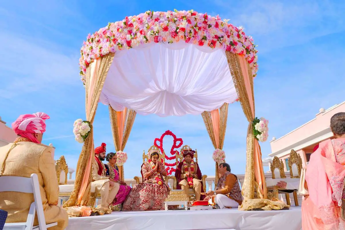 What Do Seven Steps In Hindu Wedding Mean 2023 