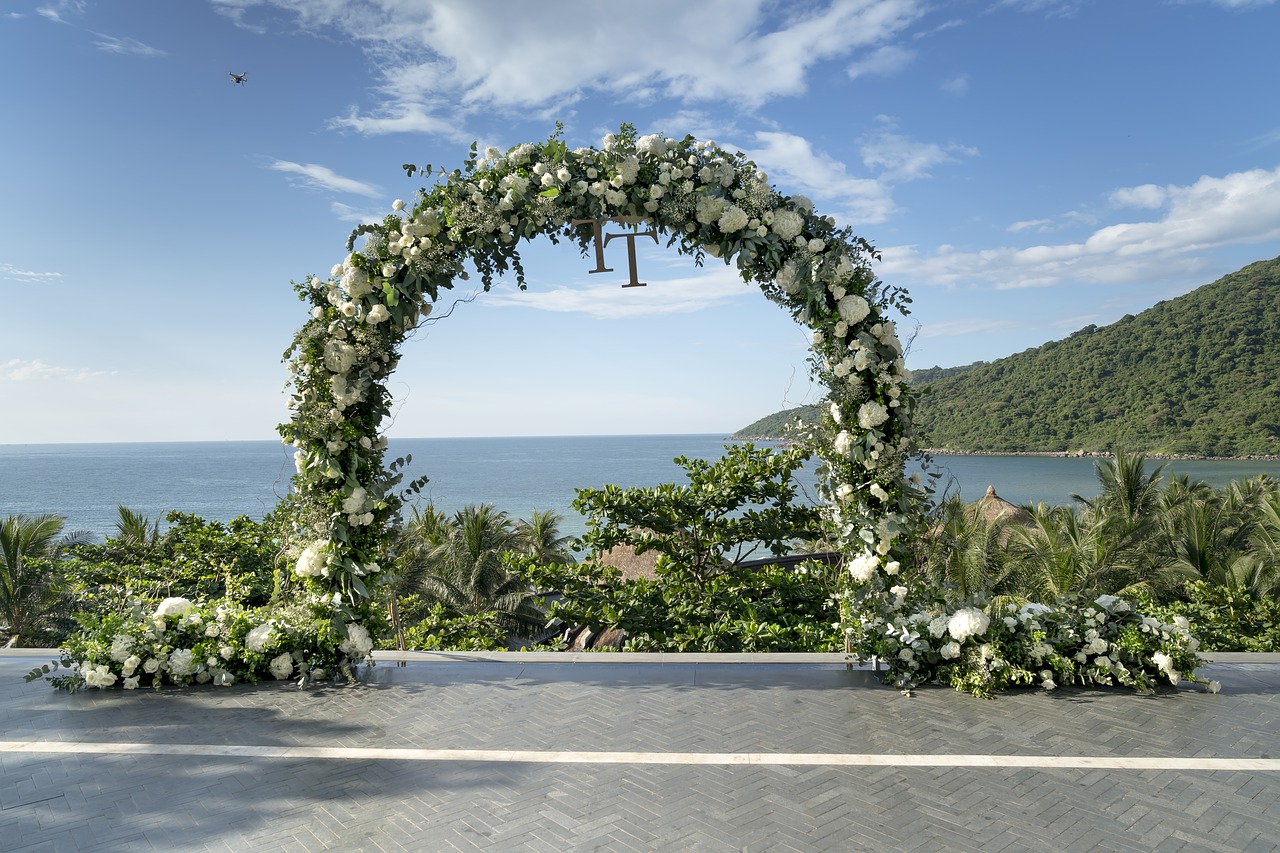 arch-destination-wedding