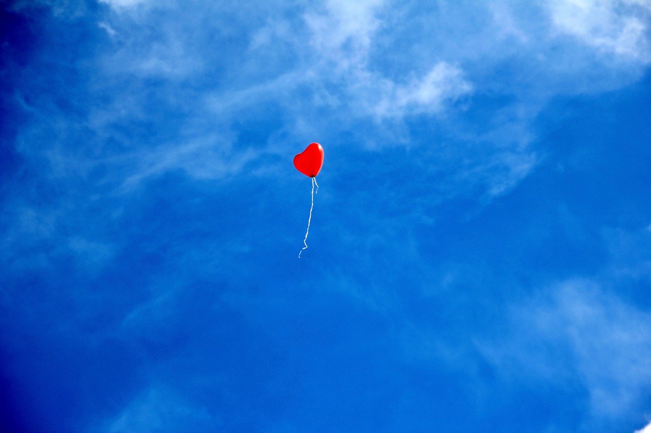 red-balloon-heart